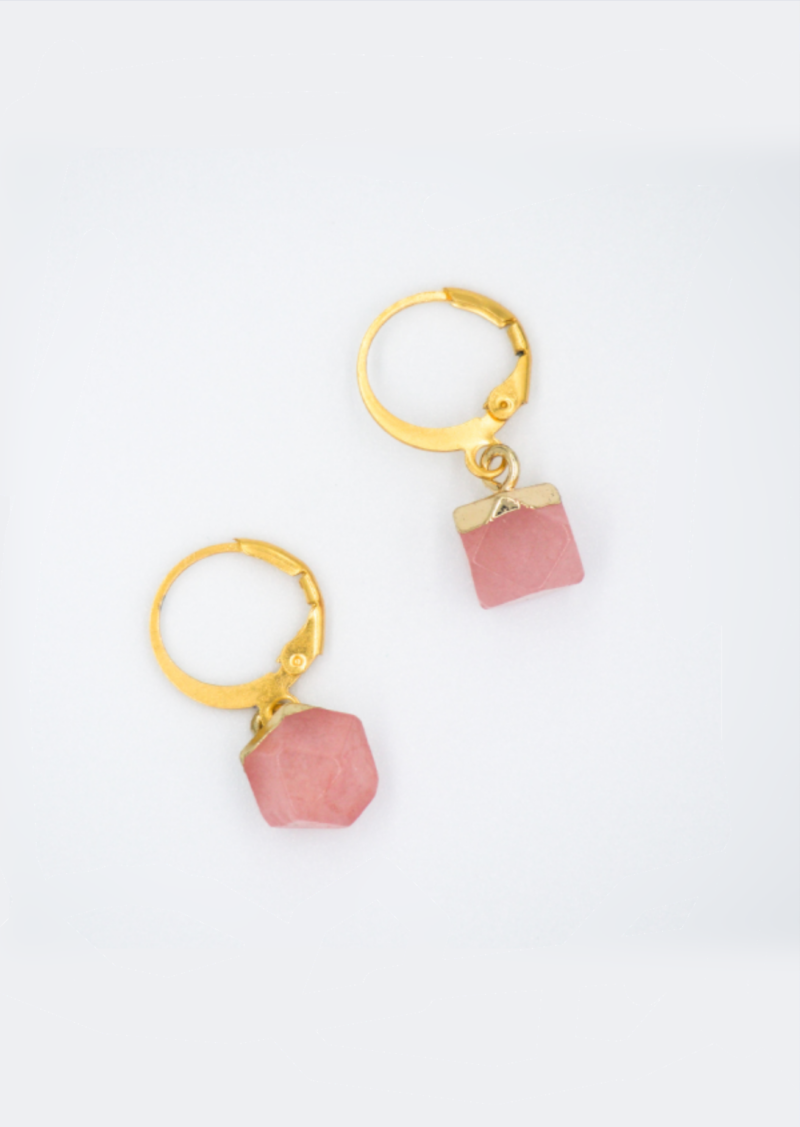Gouden stainless steel oorbellen met roze steen