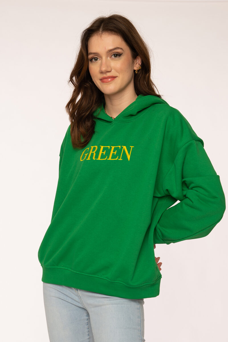 Groene hoodie met gele tekst